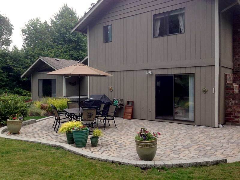 paver patio with muster k pattern