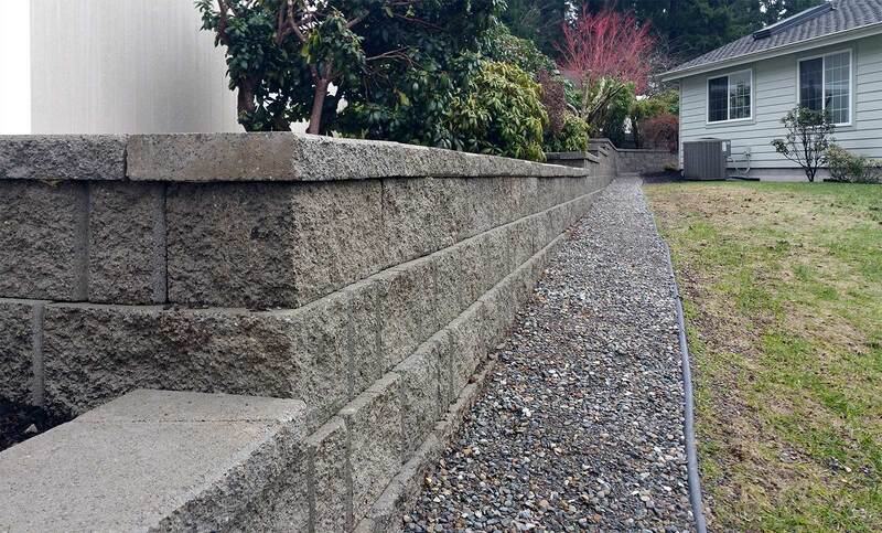 New Block Retaining Wall with Capstones