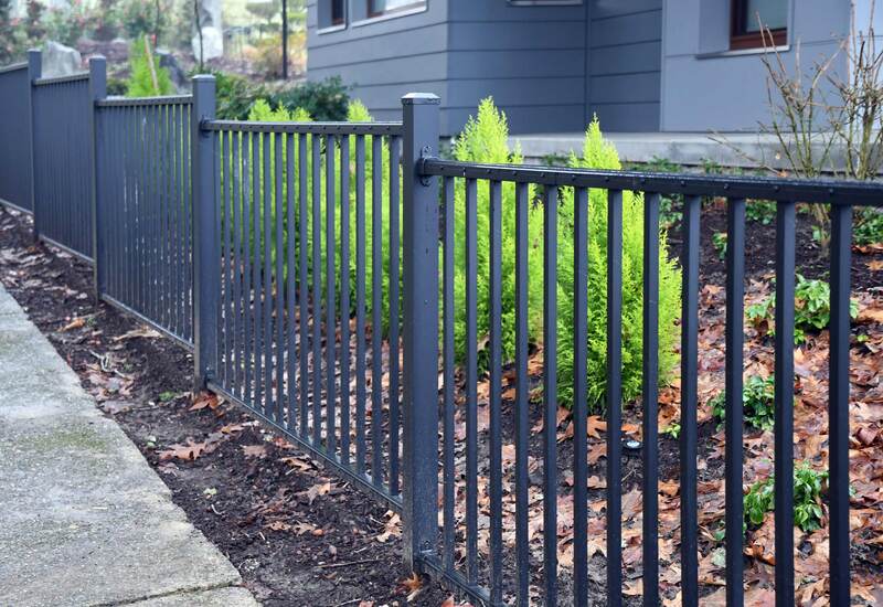 Stepped aluminum fence panels