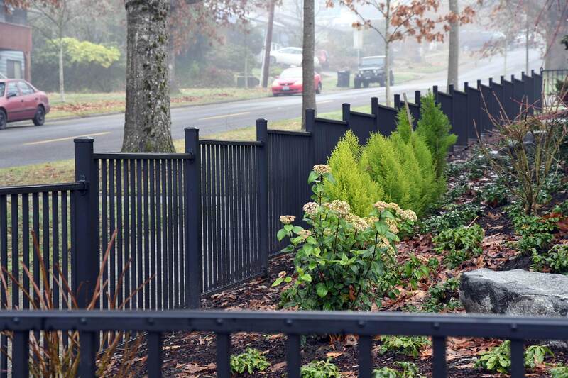 Stepped aluminum fence